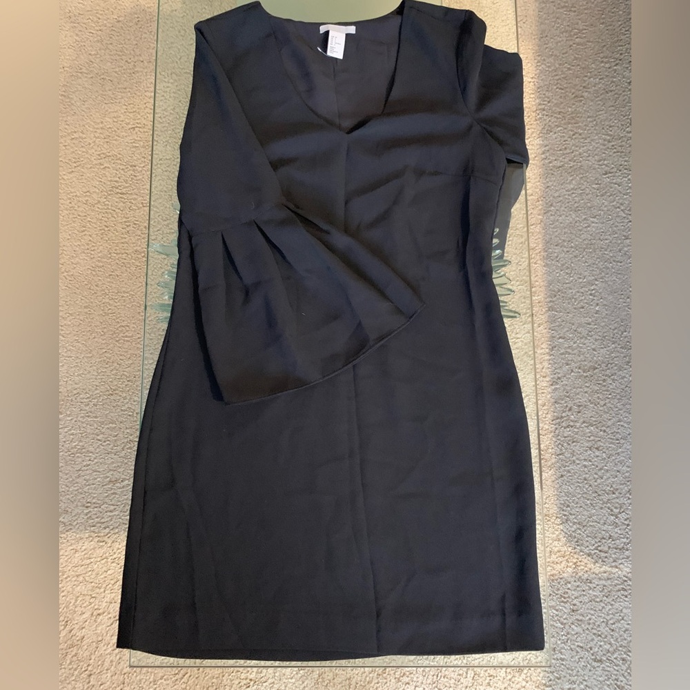 💜 H&M Bell Sleeved Dress